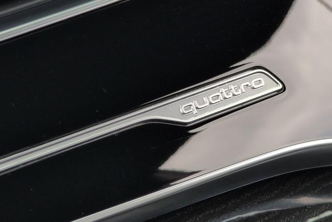 AUDI Q8 Photo 43