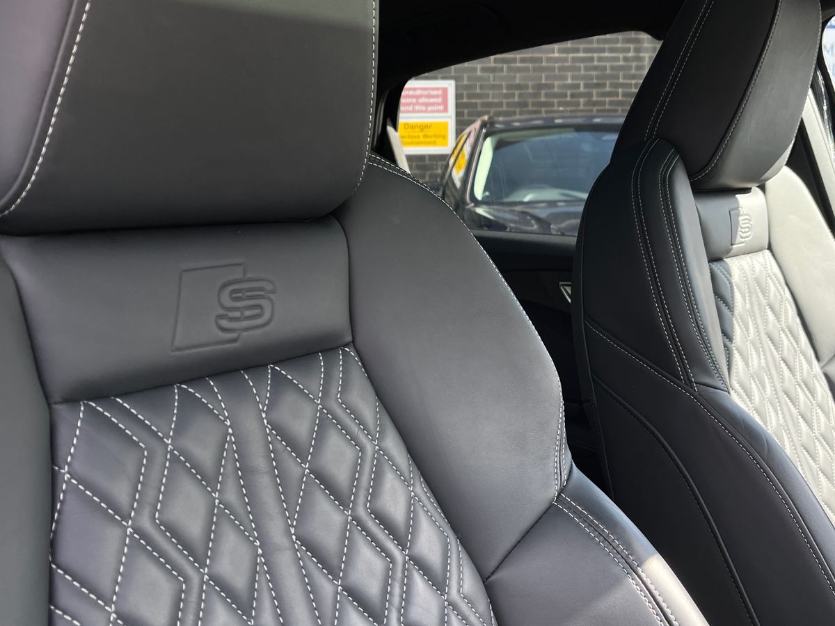 Audi Q4 e-tron Photo 38