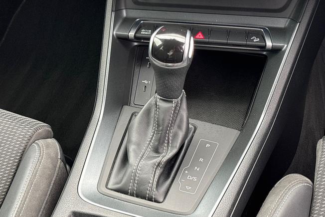 Audi Q3 Photo 30