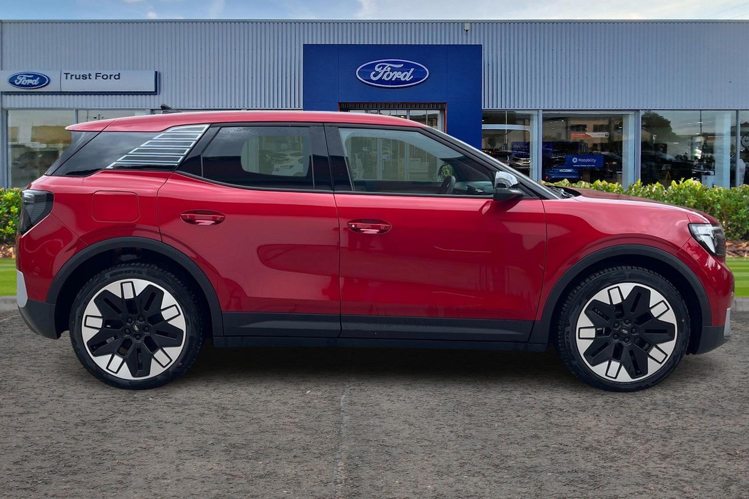 Ford EXPLORER Photo 2