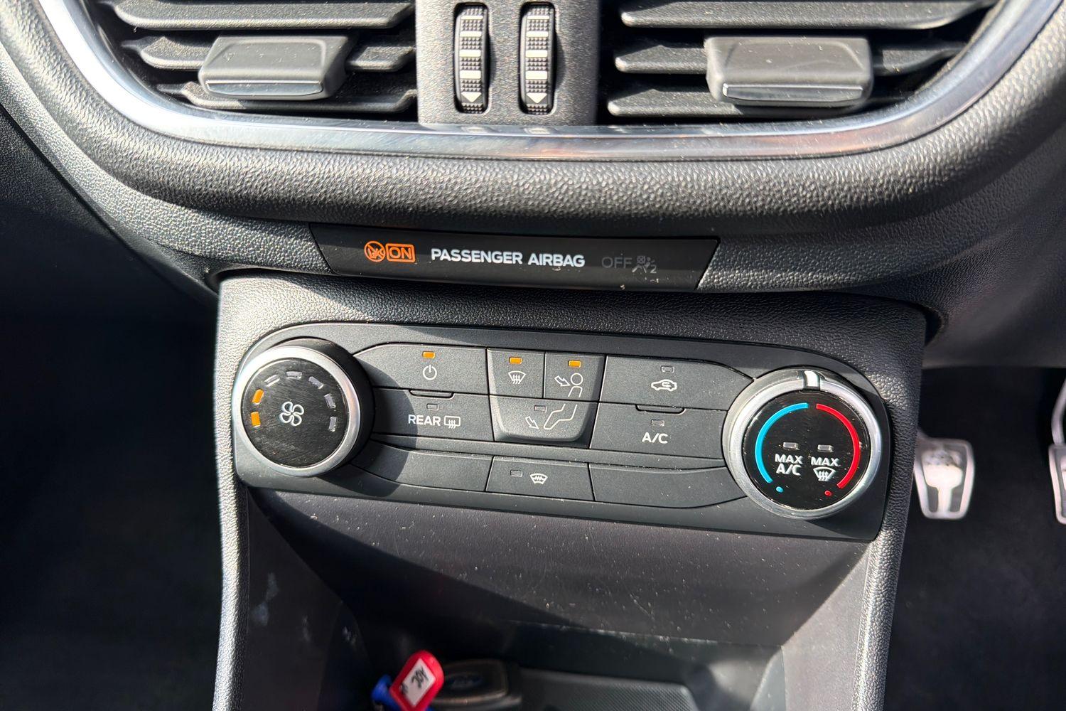 Ford FIESTA Photo 29