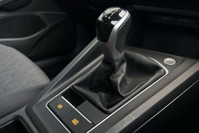 VOLKSWAGEN Golf Photo 22