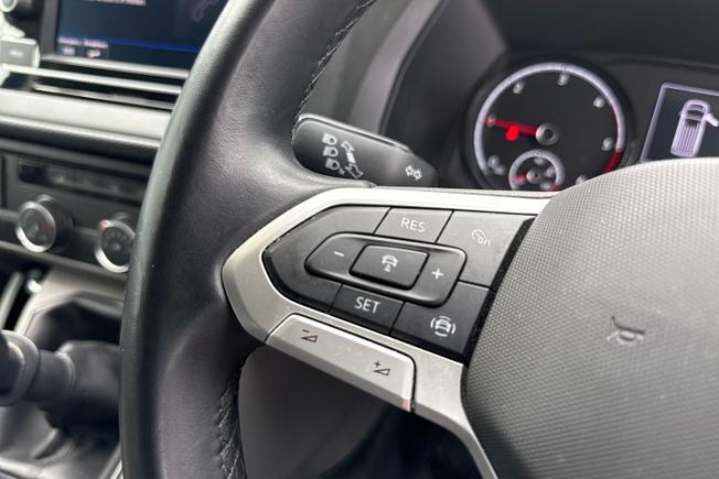 VOLKSWAGEN Transporter Photo 16