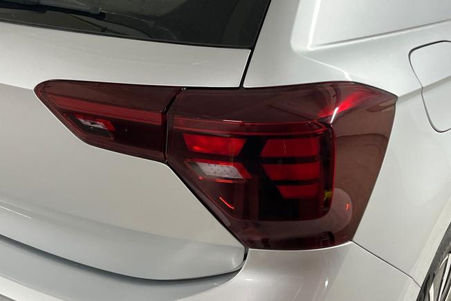 VOLKSWAGEN Polo Photo 18