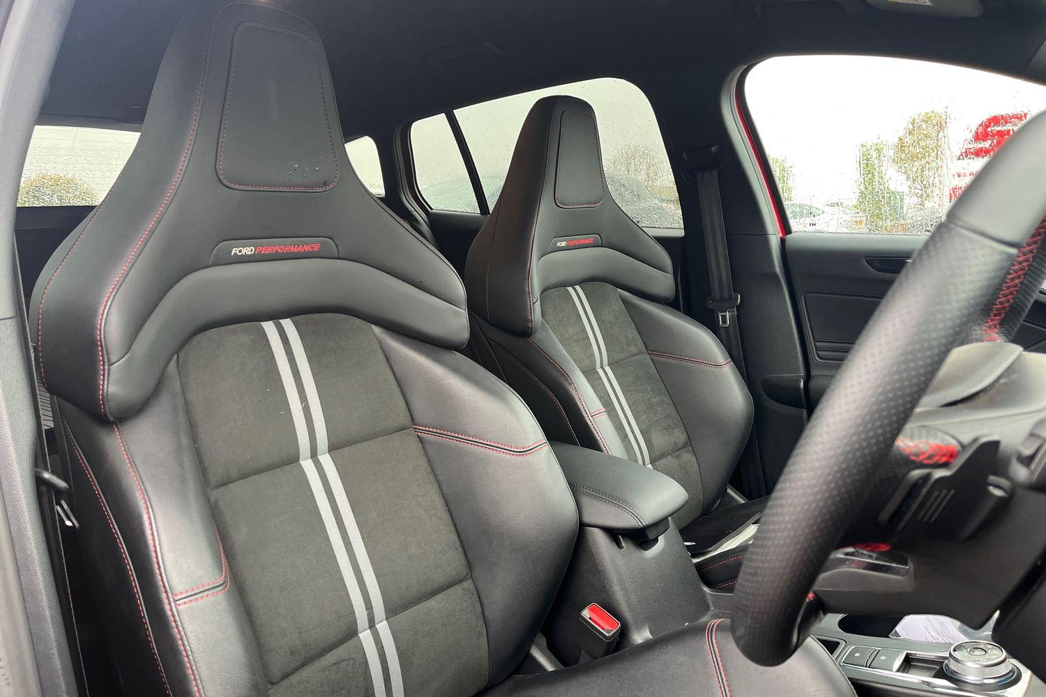 Ford FOCUS Photo 16