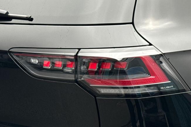 VOLKSWAGEN Golf Photo 18