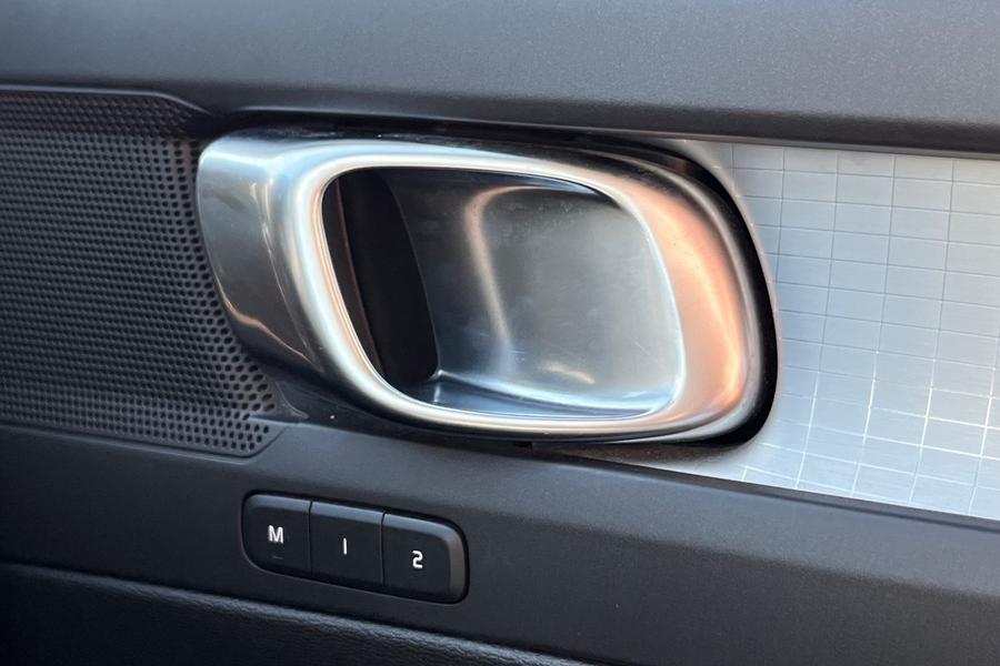 Volvo XC40 Photo autoimg-91679b549b0e7abf6674d882e13a8258f71b6714.jpg