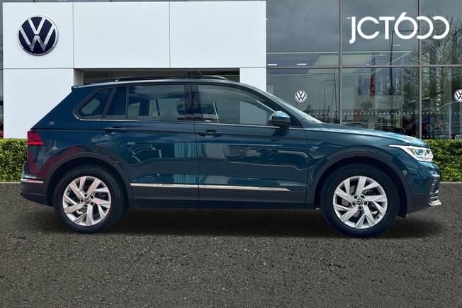 VOLKSWAGEN Tiguan Photo 4