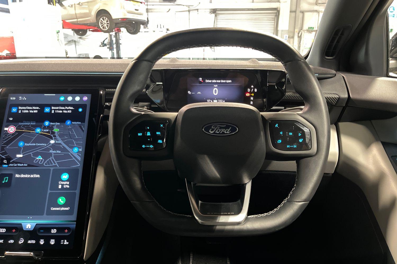Ford Explorer Photo 11