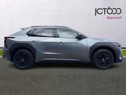 TOYOTA bZ4X Photo 4