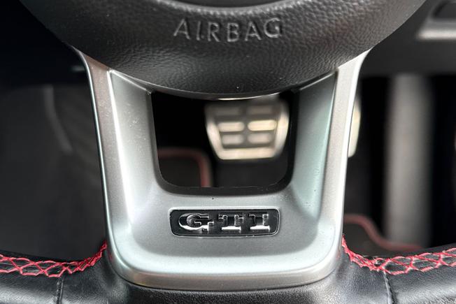 Volkswagen Golf Photo 25
