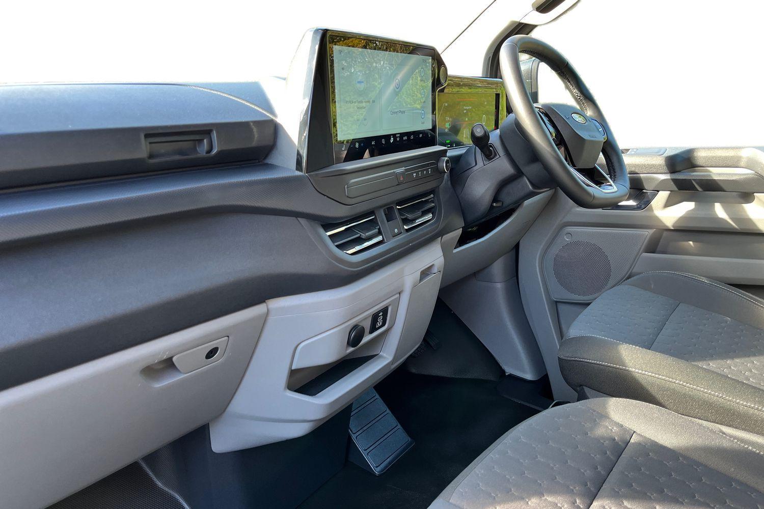 Ford E-TRANSIT CUSTOM Photo 2