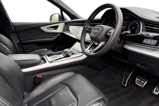 AUDI Q7 Photo 6