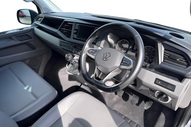 Volkswagen Transporter Shuttle Photo 10