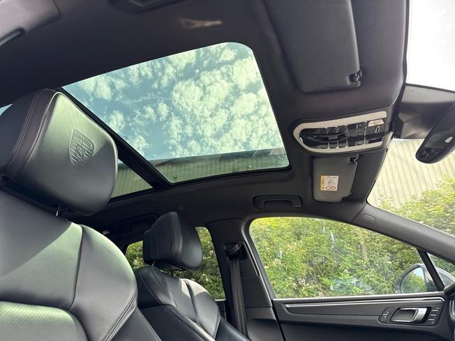 PORSCHE Macan Photo 38