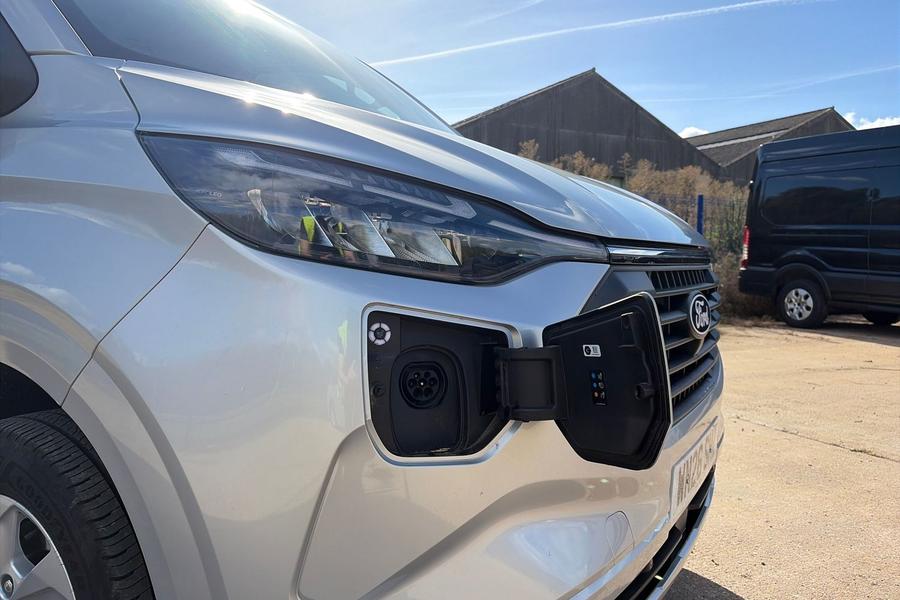 Ford TRANSIT CUSTOM Photo autoimg-918042e2c3e443f75d9fb0409d35412cdf9cb733.jpg
