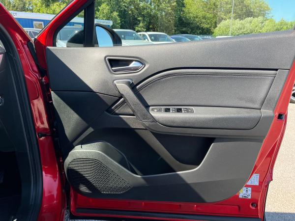 Renault Captur Photo autoimg-918c9ca77271b413bcdc8239e7ff02f5652971f5.jpg