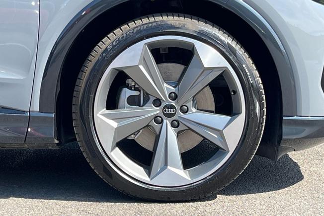 AUDI Q4 E-Tron Photo 5