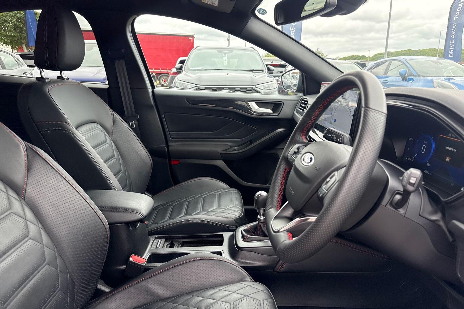 Ford FOCUS Photo 16