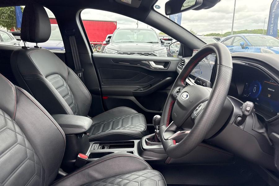 Ford FOCUS Photo autoimg-918ea45609f6106a705d792636ae582db2e9c806.jpg