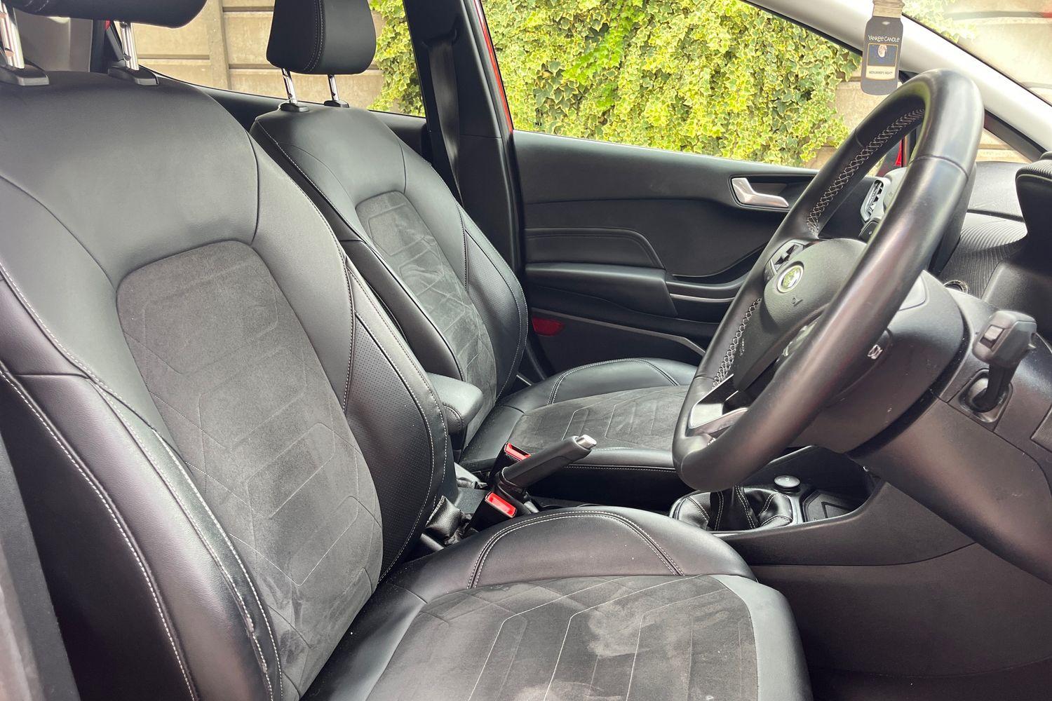 Ford Fiesta Photo 16
