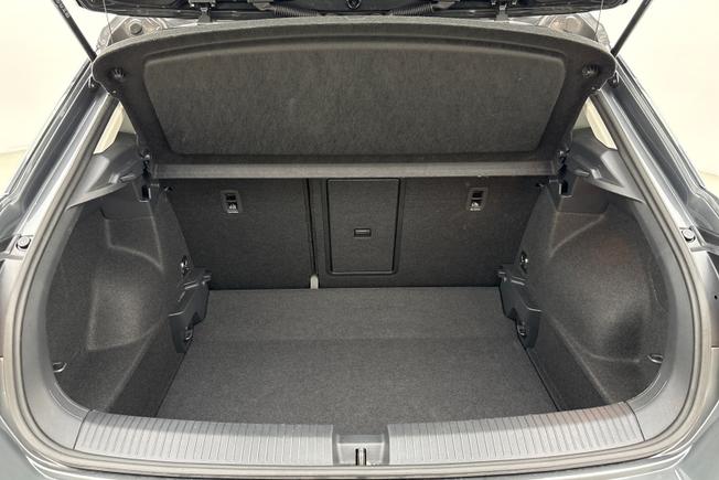 VOLKSWAGEN T-Roc Photo 12