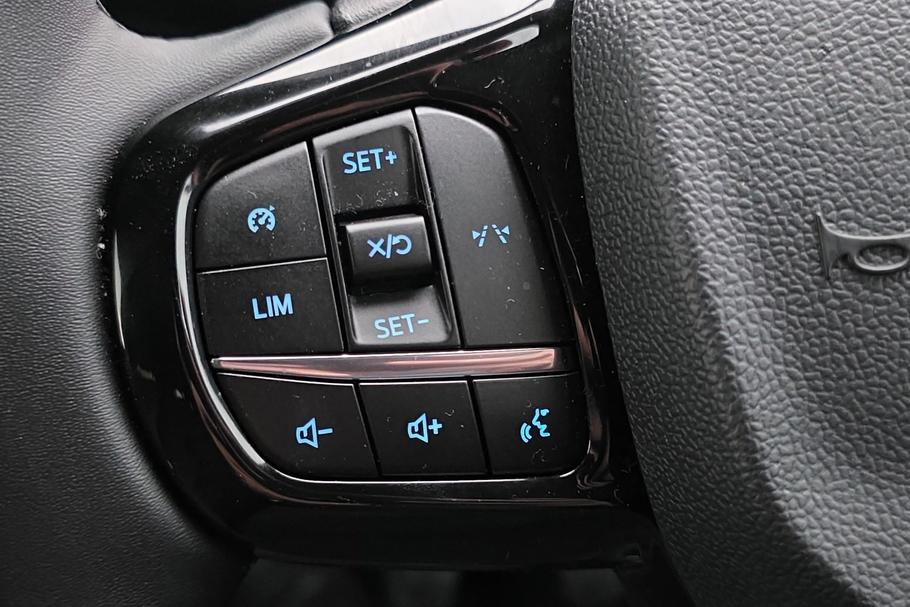 Used FORD TRANSIT CUSTOM YP75JHK 32