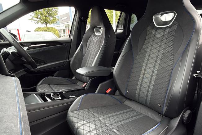 VOLKSWAGEN Tiguan Photo 21