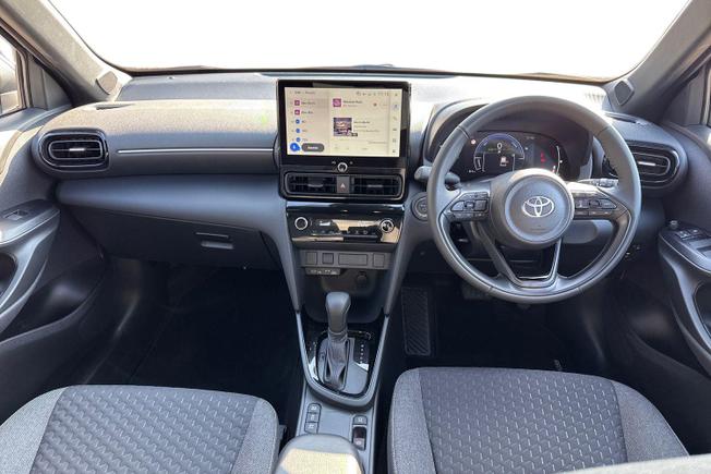 TOYOTA Yaris Cross Photo 10