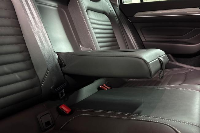 VOLKSWAGEN Passat Photo 31