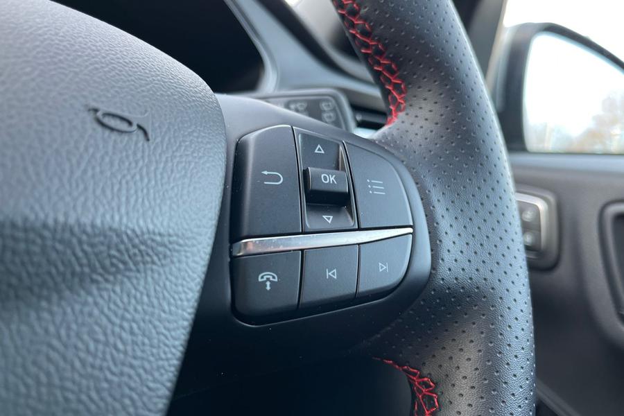 Ford KUGA Photo autoimg-91a32eb656984f67c0078ca2b0a37a0369abc970.jpg