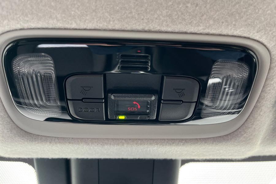 Toyota YARIS Photo autoimg-91a3434ca696d303b1eaa59939f2b73acf4ac3c3.jpg