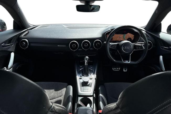 AUDI TT Photo 10