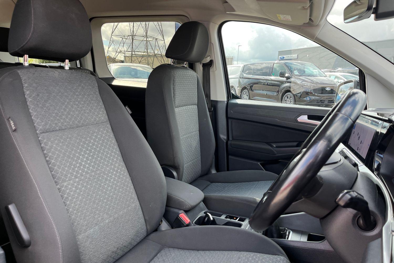 Ford Grand Tourneo Connect Photo 16