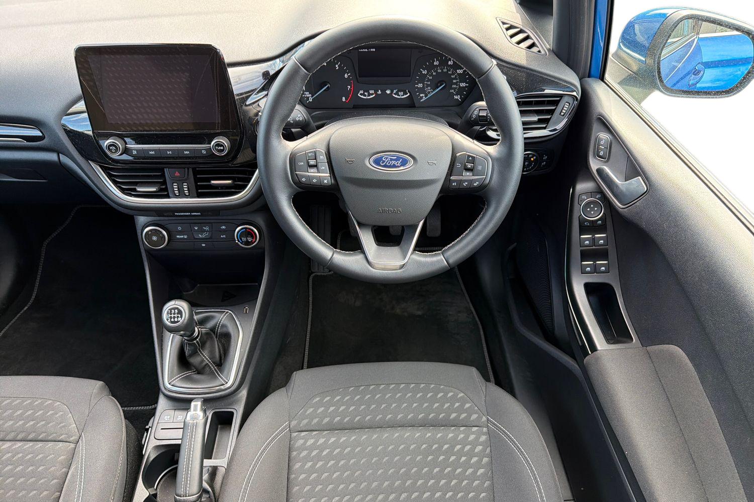 Ford FIESTA Photo 10