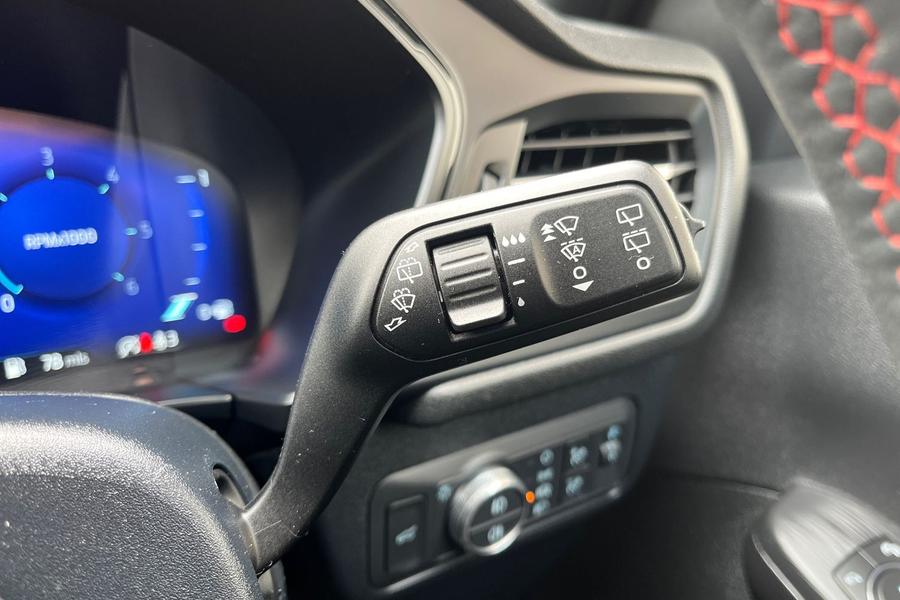 Ford KUGA Photo autoimg-91a899395a987aa0c7a7d3660cbe02485274d9a8.jpg