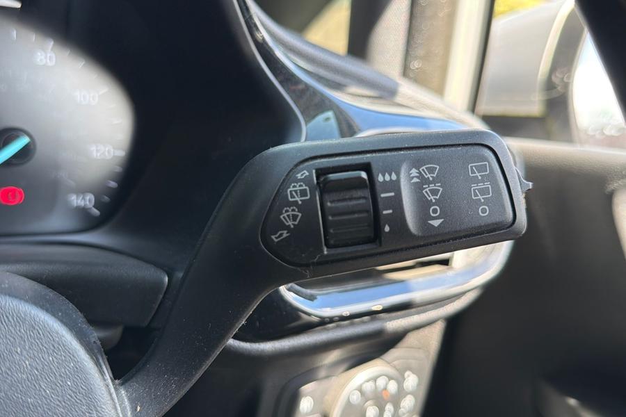Ford FIESTA Photo autoimg-91aa2490635801b465eb598f140ff4934aba3cc1.jpg