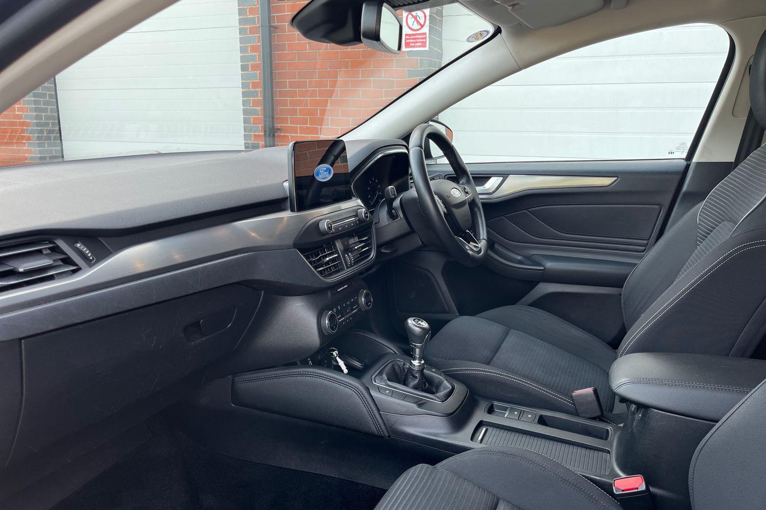 Ford FOCUS Photo 17