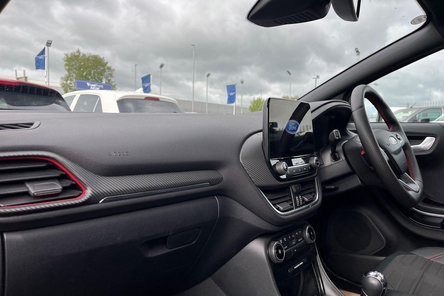 Ford PUMA Photo 17