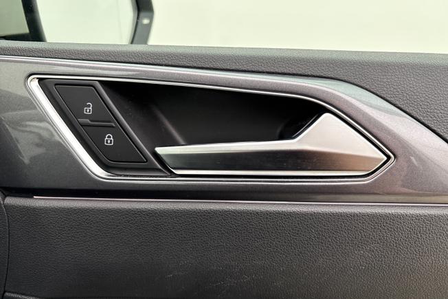 VOLKSWAGEN Polo Photo 28