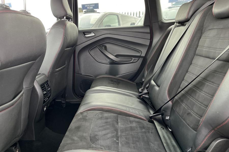 Ford KUGA Photo autoimg-91b7f2a6188a837e3b4d6e785b4e8396f2a320f3.jpg