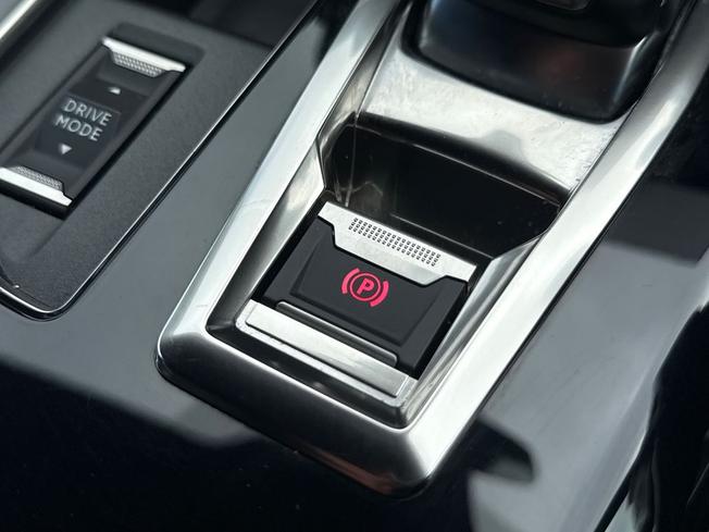 PEUGEOT 5008 Photo 56