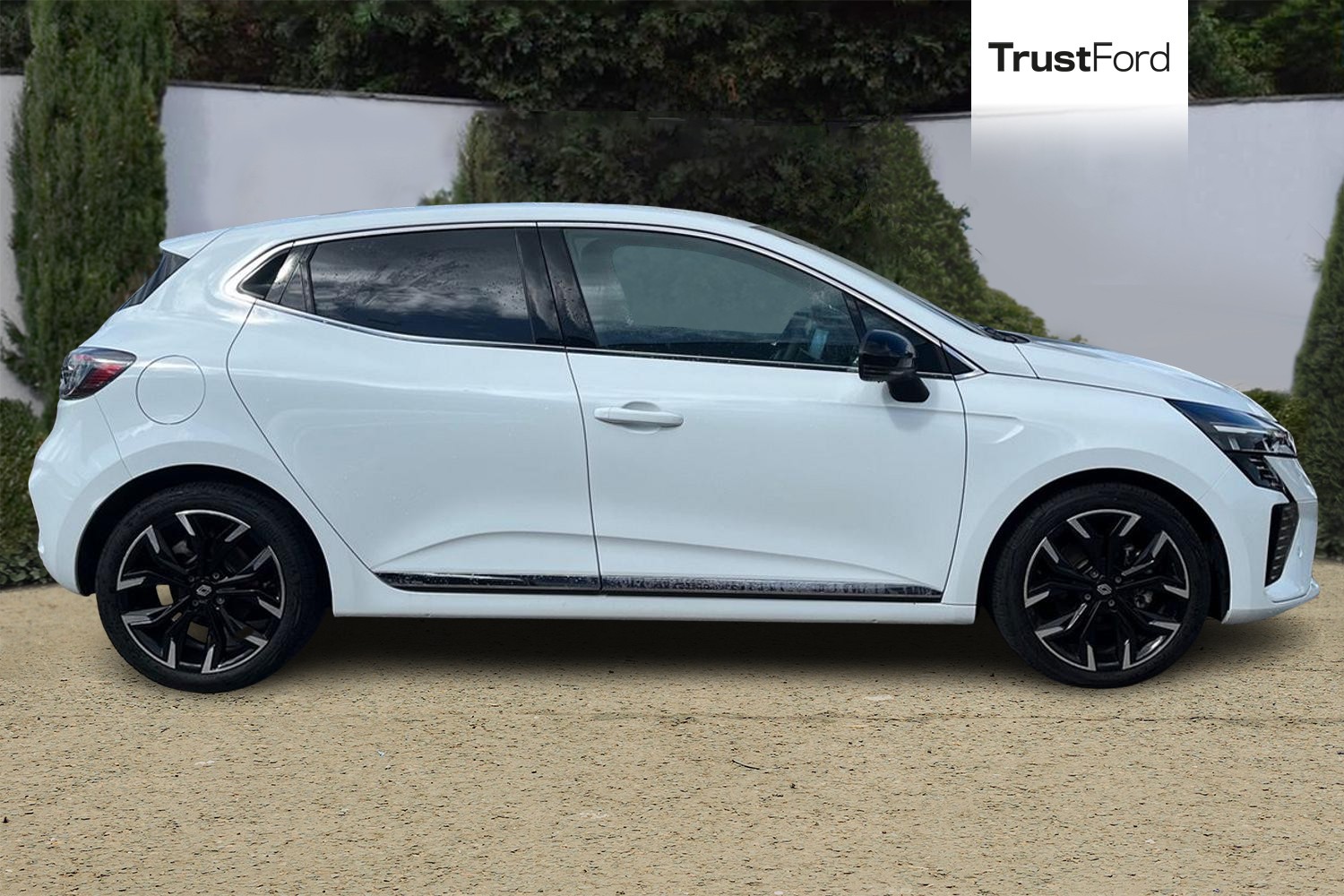 Renault CLIO Photo 2