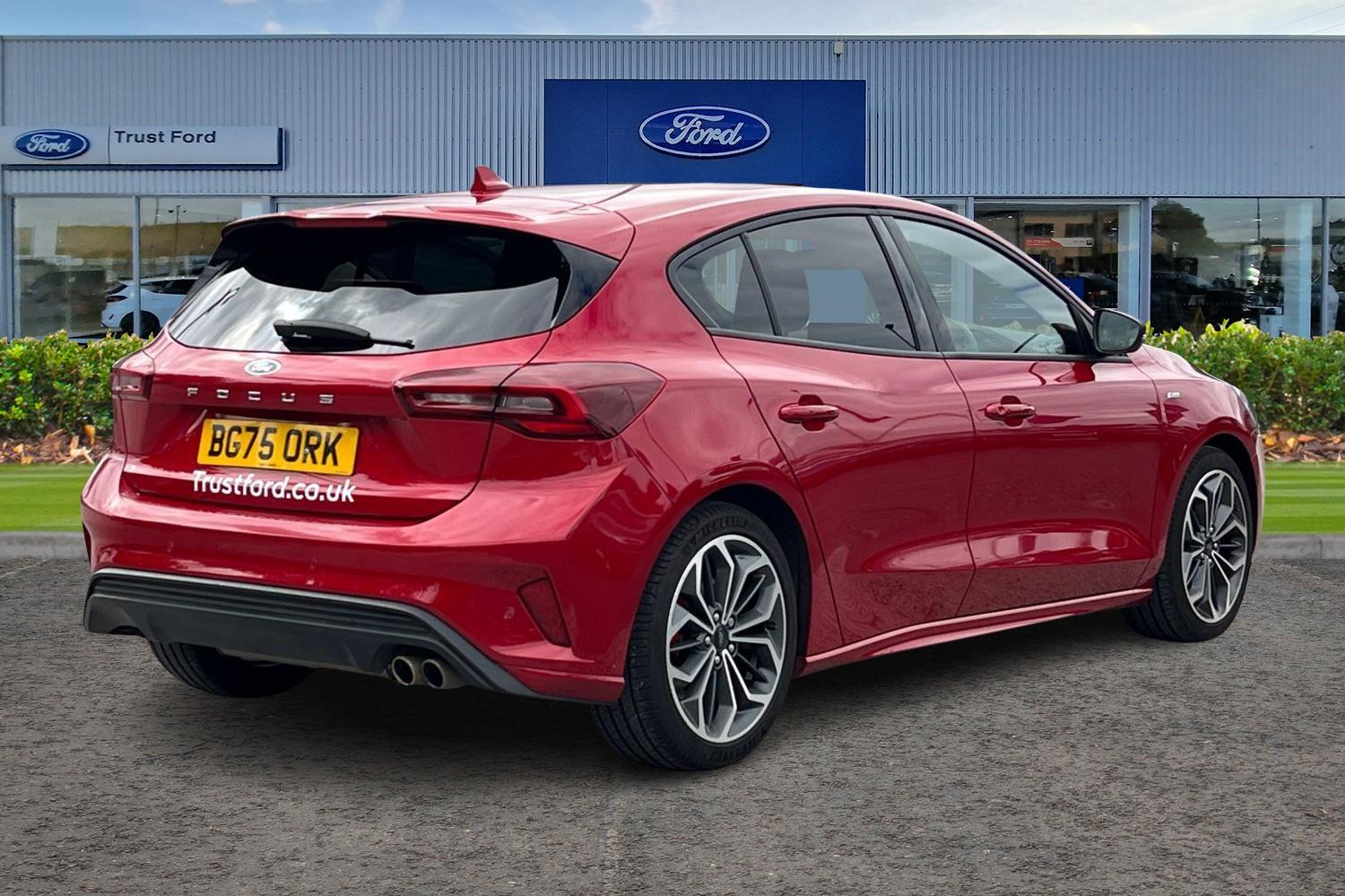 Ford Focus Photo 3