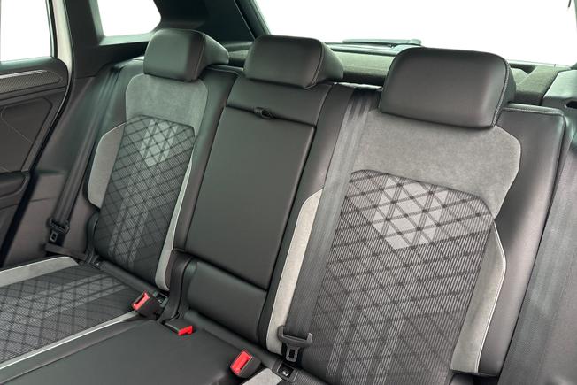 VOLKSWAGEN Tiguan Photo 9