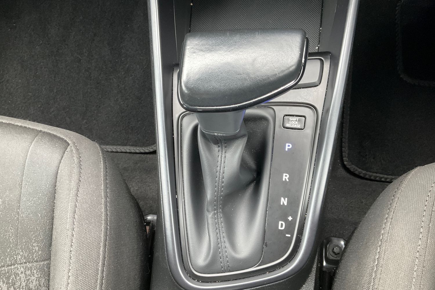 Hyundai BAYON Photo 27