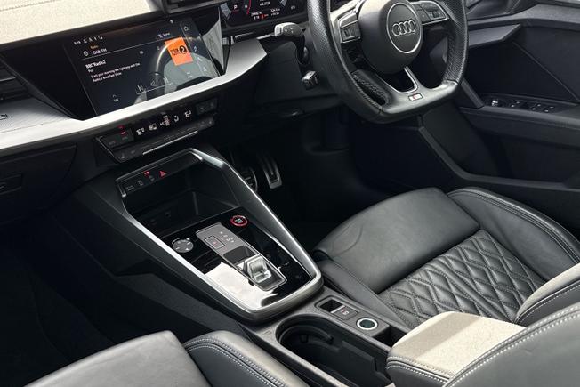 AUDI S3 Photo 25