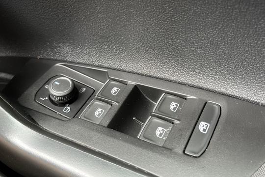 Volkswagen Polo Photo autoimg-91d911cd570484a1b131dc6810f488f20f6395a9.jpg