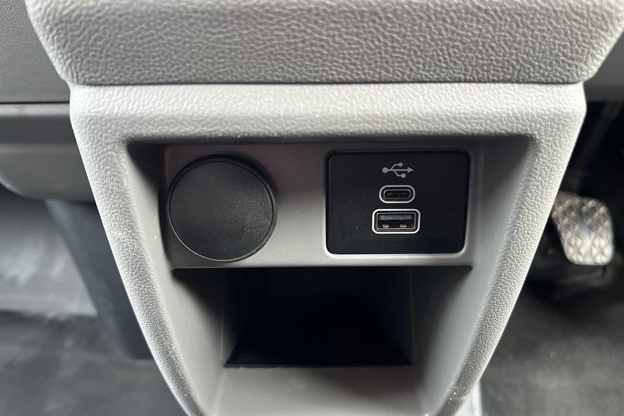 Used FORD TRANSIT CUSTOM LG25ZYS 17