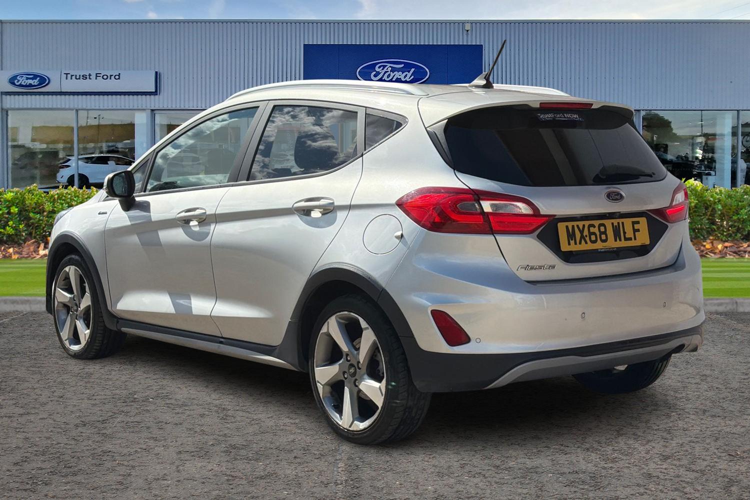 Ford FIESTA Photo 1